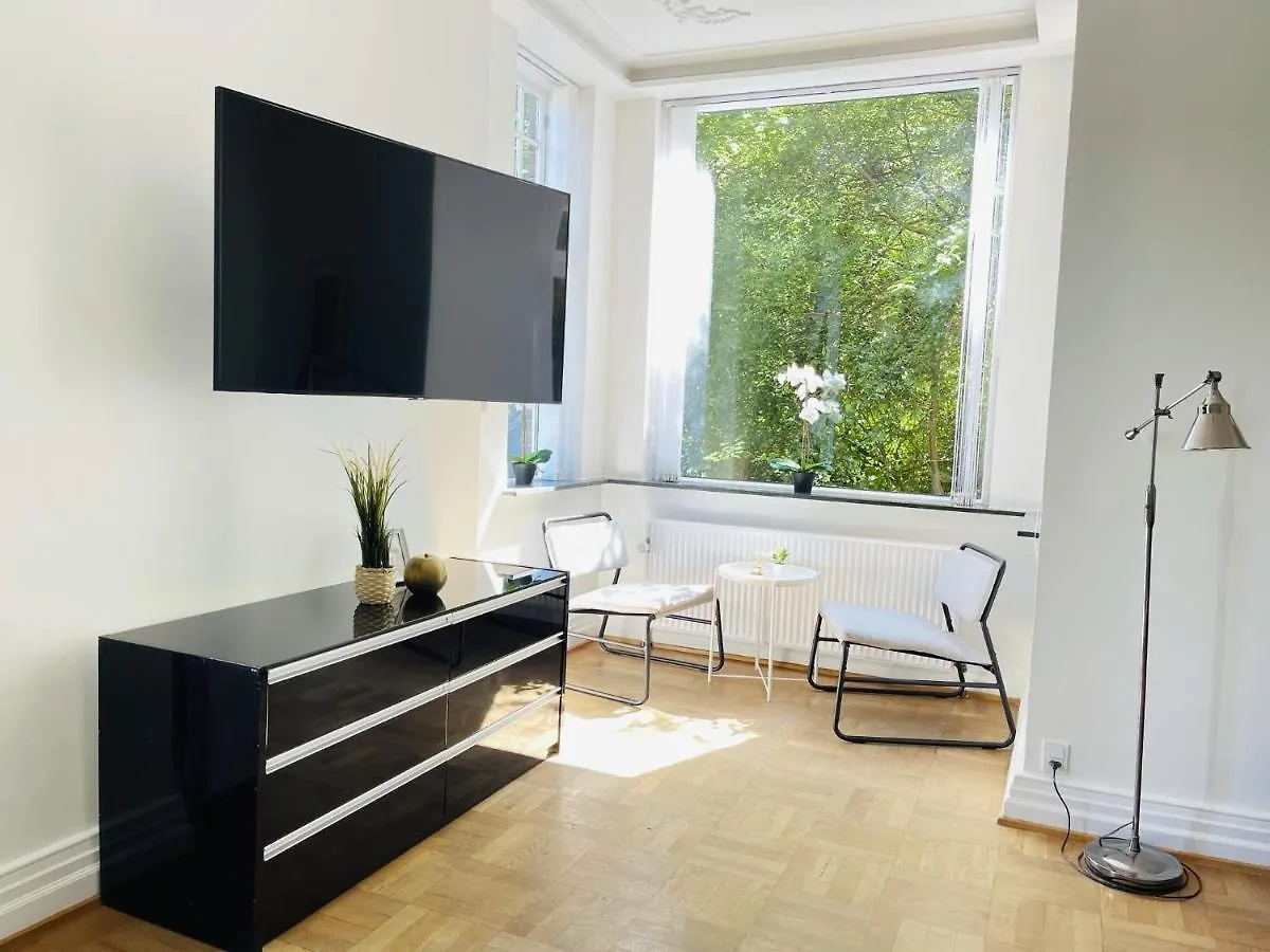 Aday - Aalborg Mansion - Open Bright Apartment With Garden