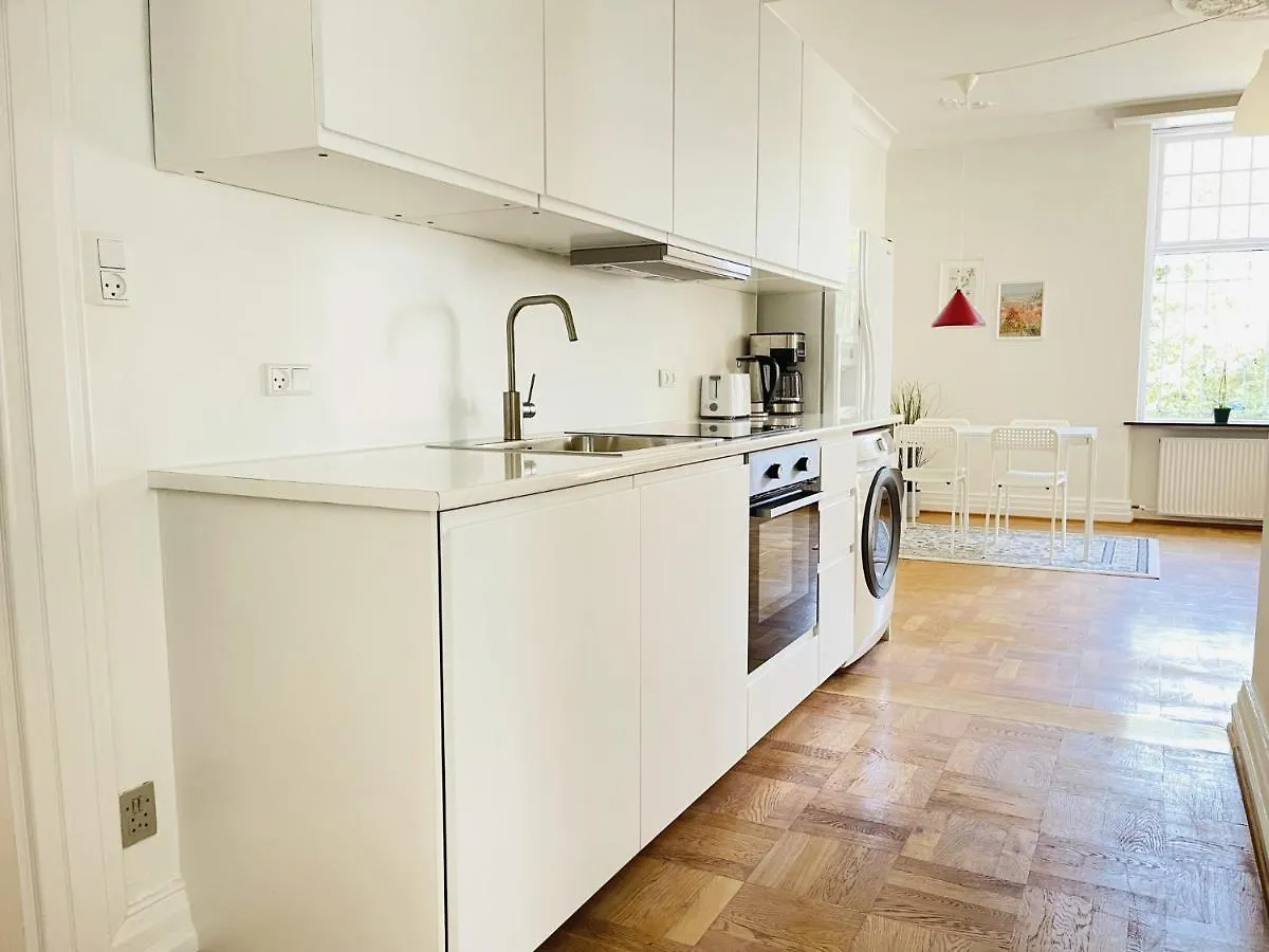 Aday - Aalborg Mansion - Open Bright Apartment With Garden