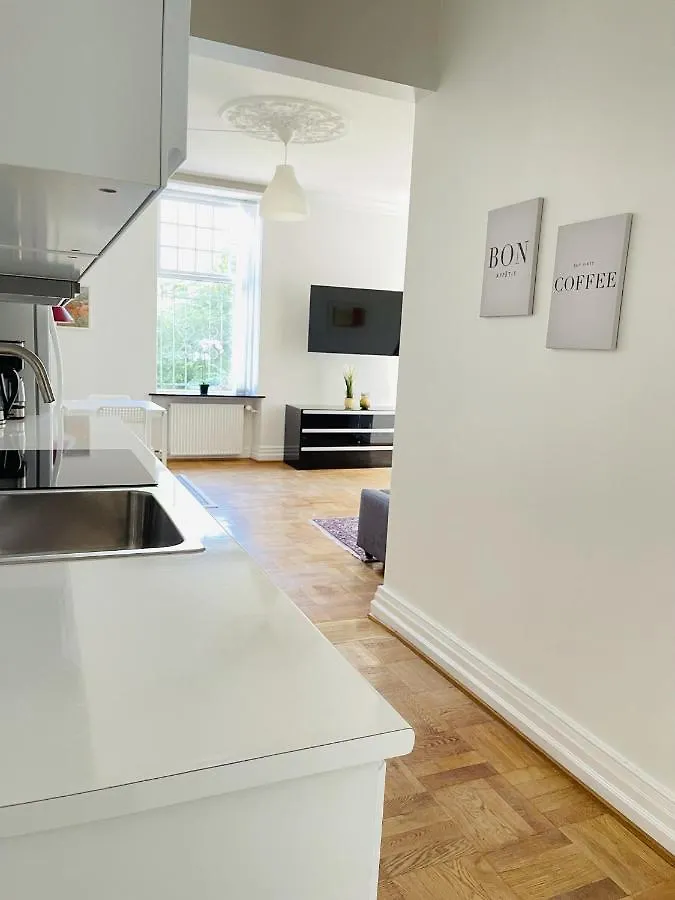 Aday - Aalborg Mansion - Open Bright Apartment With Garden 0*,  Denemarken